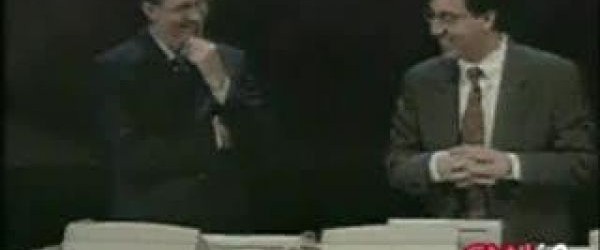 Die Legende ist zurück. Die Pressekonferenz, auf der Windows 98 und Plug&Play als Konzept vorgestellt werden sollte.
